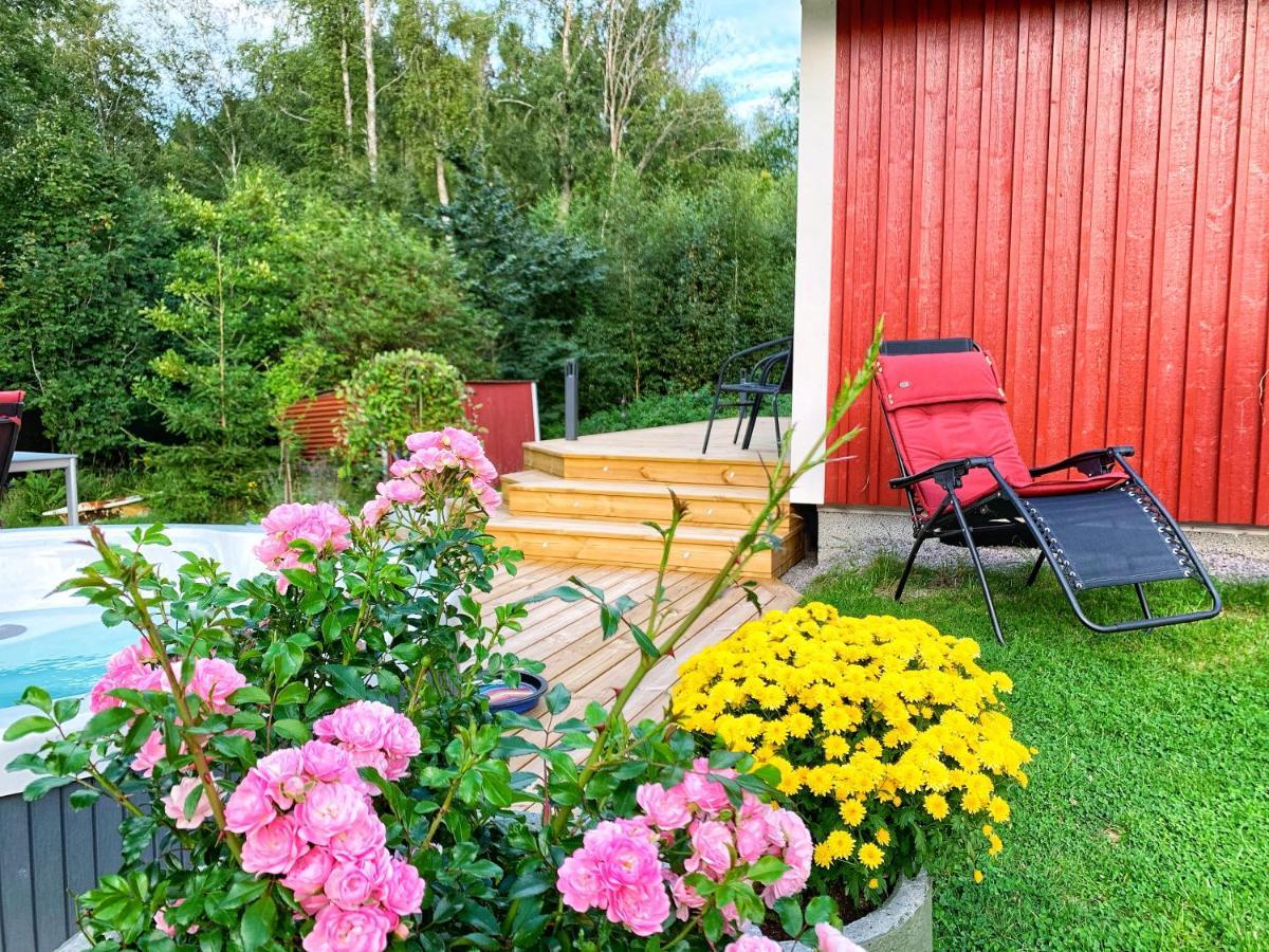 The Blomsholm Cabin - Load Your Electric Car Strömstad Exterior foto